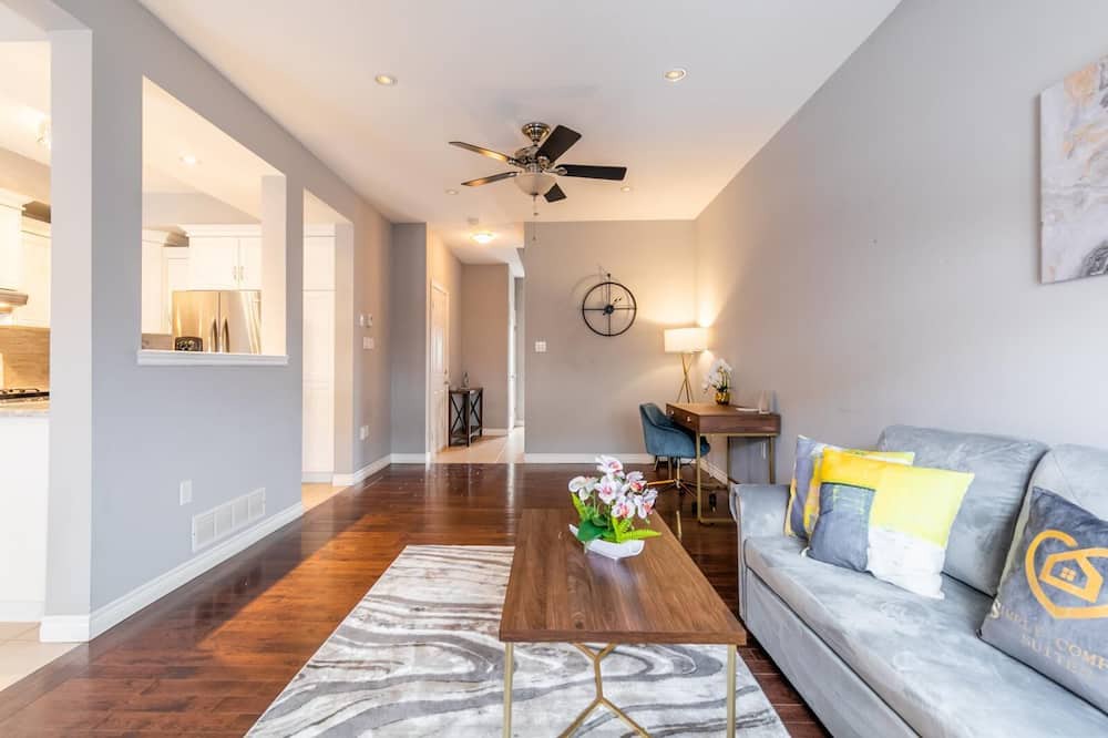 Photo of Livingroom in Stoney Creek