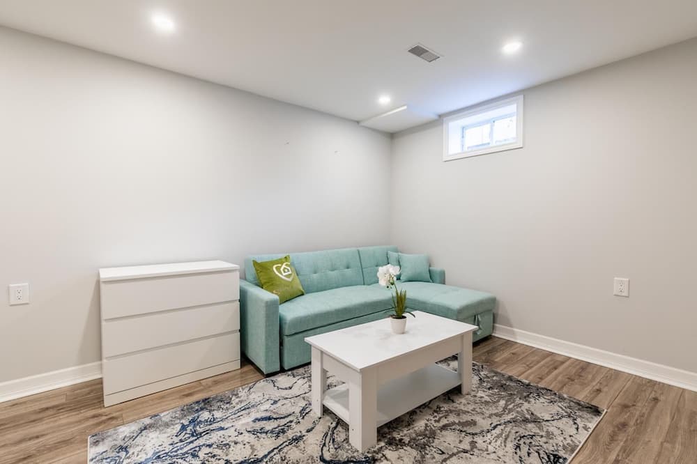 Photo of Livingroom in Stoney Creek