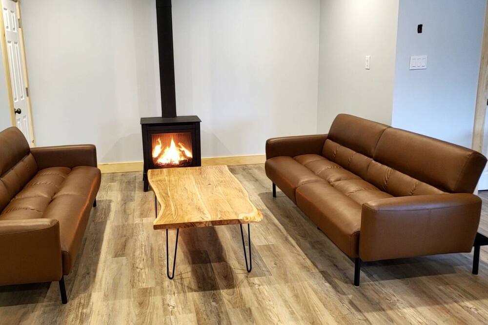 Photo of Livingroom in North Frontenac