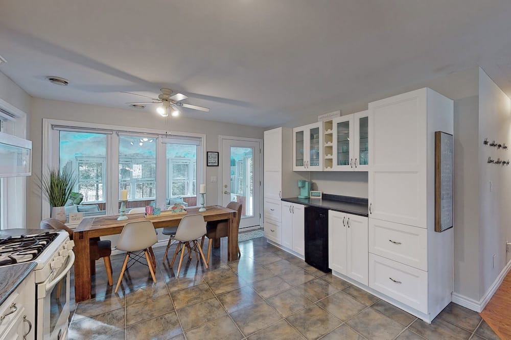 Photo of Kitchen in Grand Bend