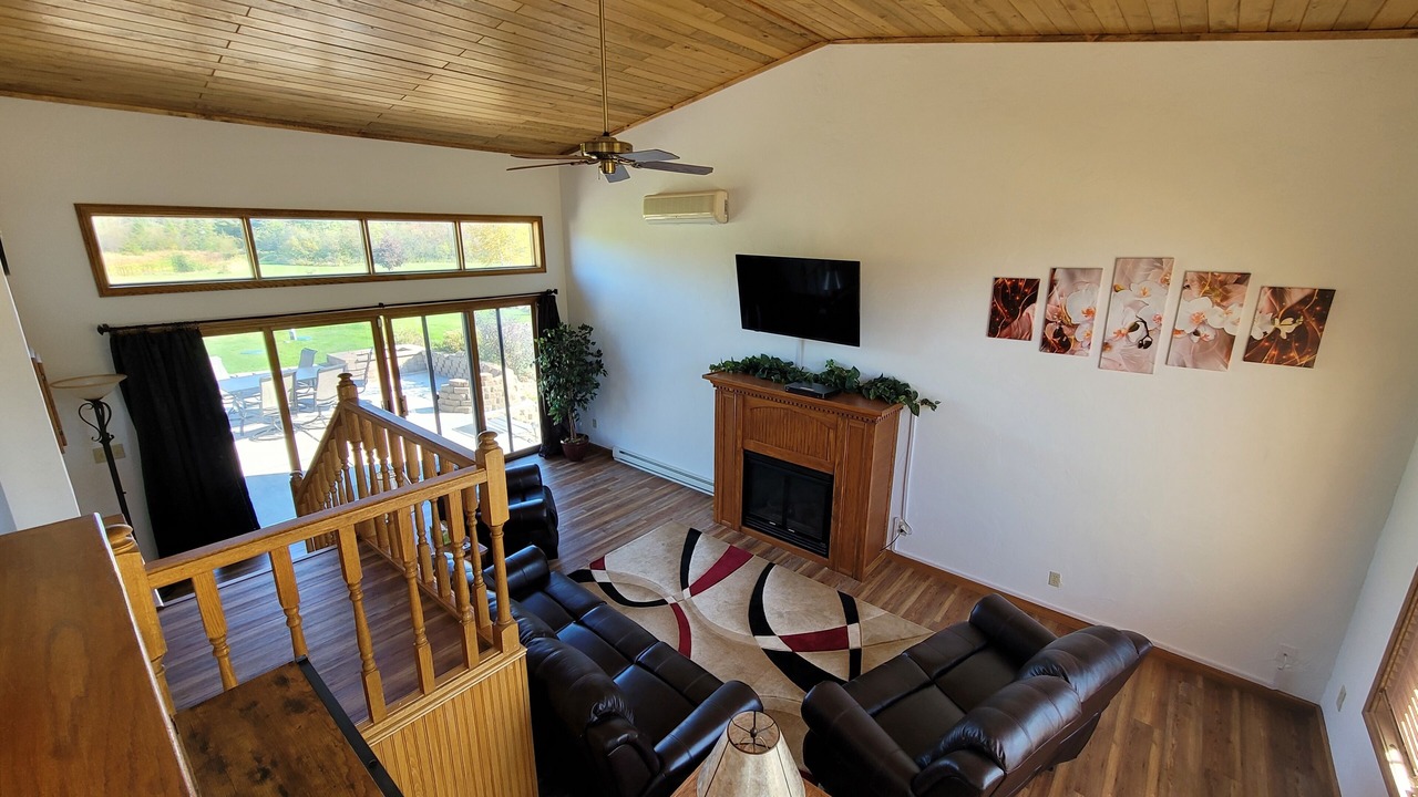 Photo of Livingroom in French River