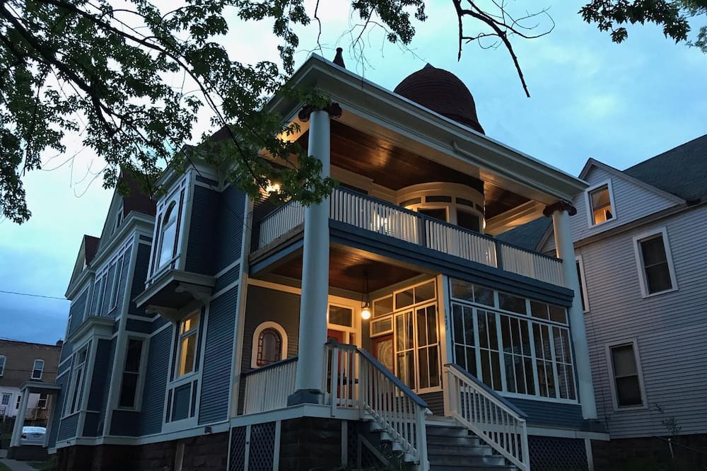 Photo of Outdoor in East Hillside