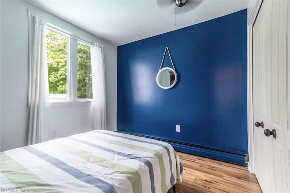 Photo of Bedroom in Port Colborne