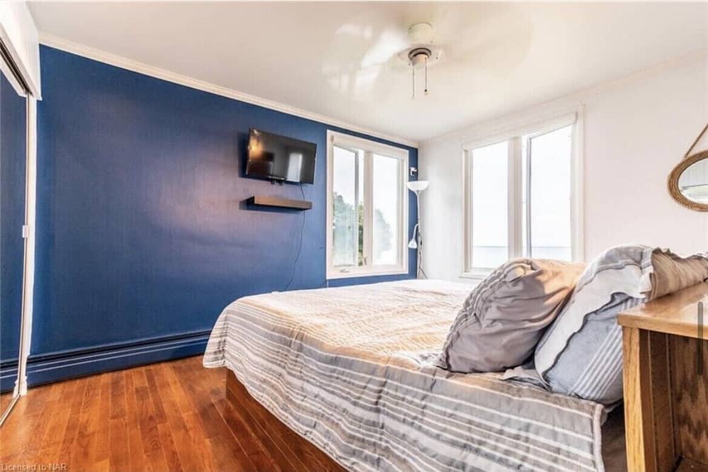 Photo of Bedroom in Port Colborne