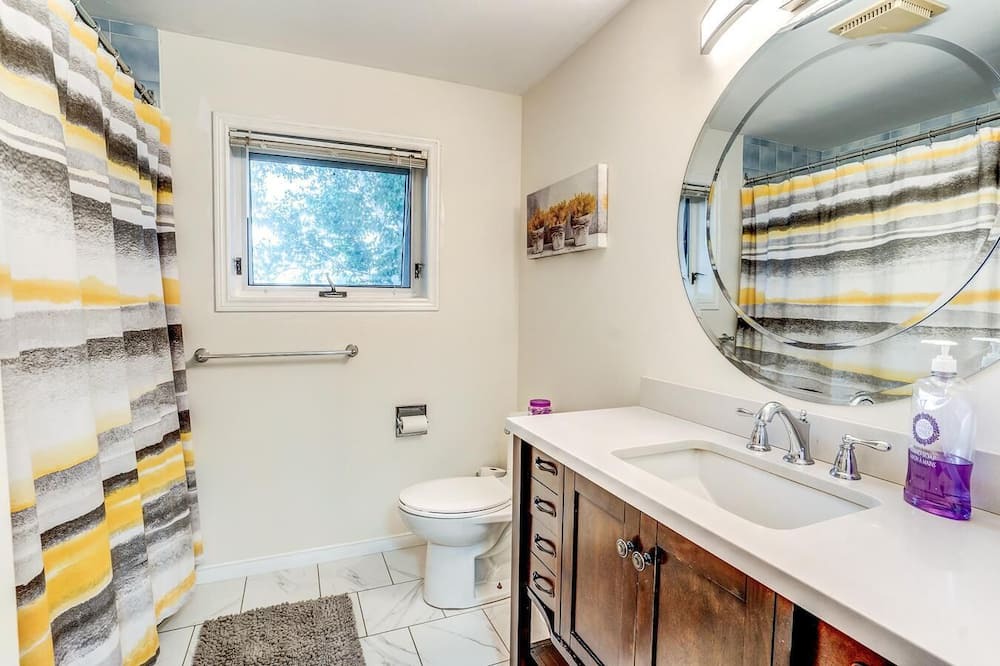Photo of Bathroom in Valentia