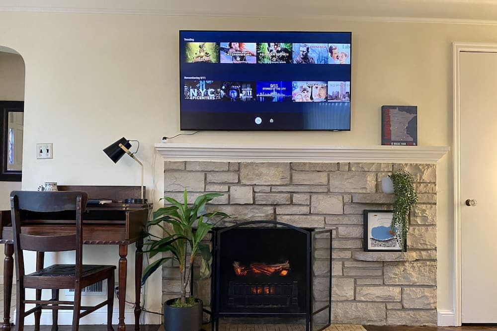 Photo of Livingroom in Southwest Minneapolis
