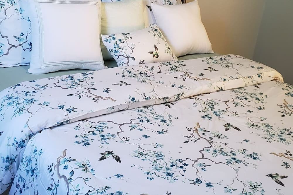 Photo of Bedroom in Roseneath