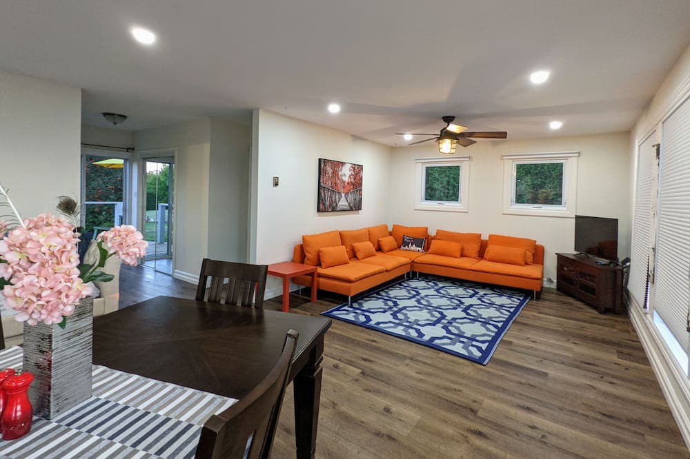 Photo of Livingroom in Roseneath