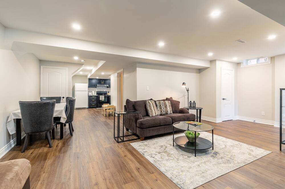 Photo of Livingroom in Central Erin Mills