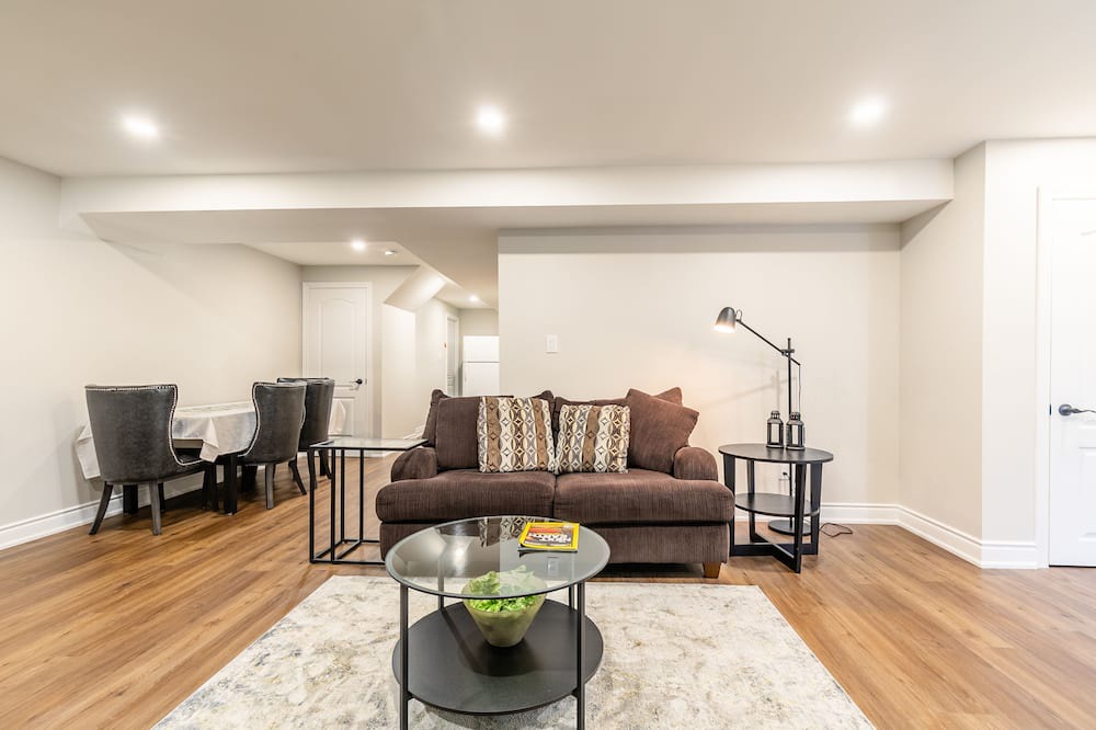 Photo of Livingroom in Central Erin Mills