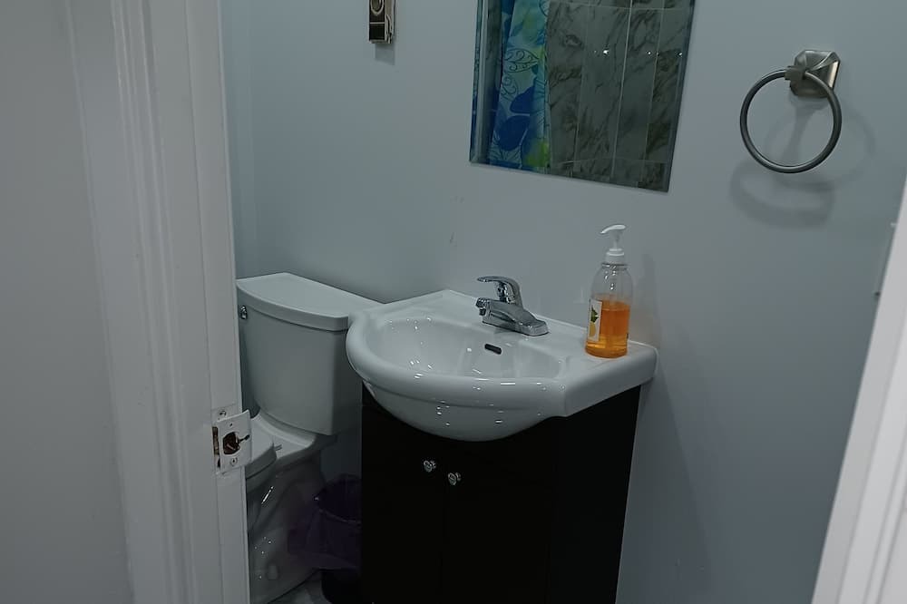 Photo of Bathroom in Lindsay