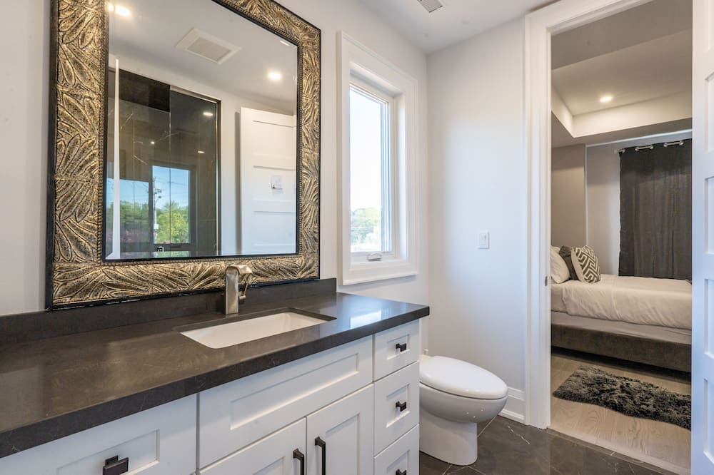 Photo of Bathroom in Humber Bay