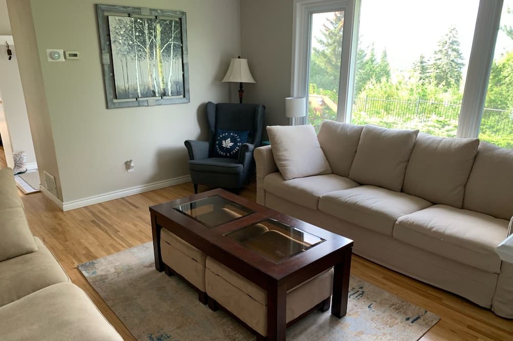 Photo of Livingroom in Meaford