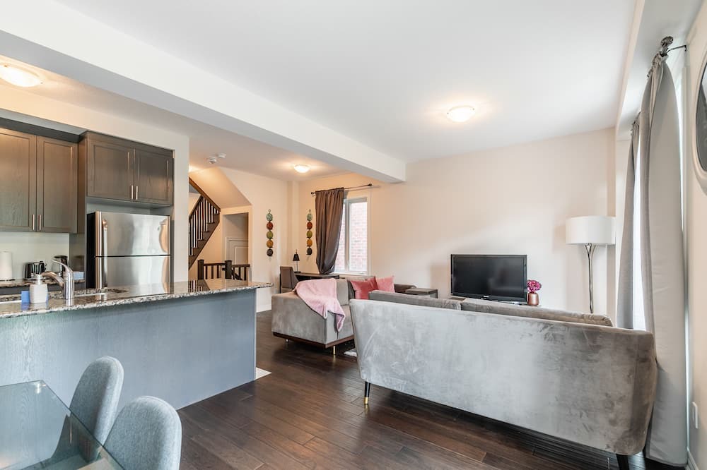 Photo of Bedroom in Stoney Creek