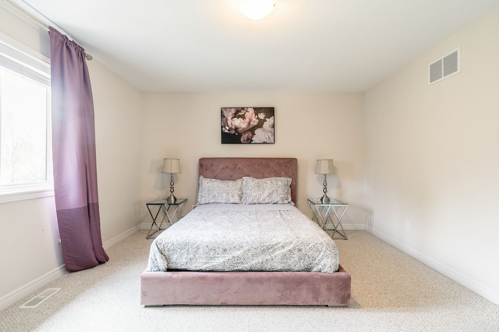 Photo of Bedroom in Stoney Creek