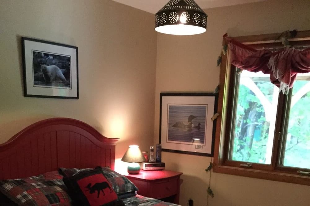 Photo of Bedroom in Trent Lakes