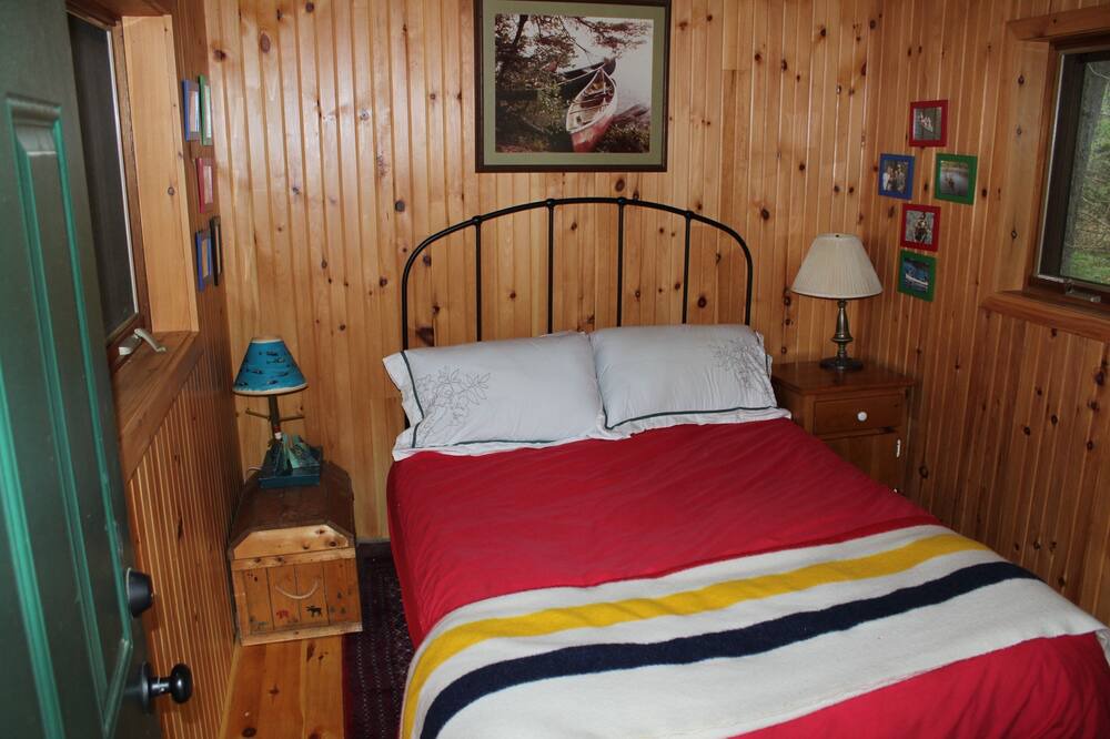 Photo of Bedroom in Trent Lakes