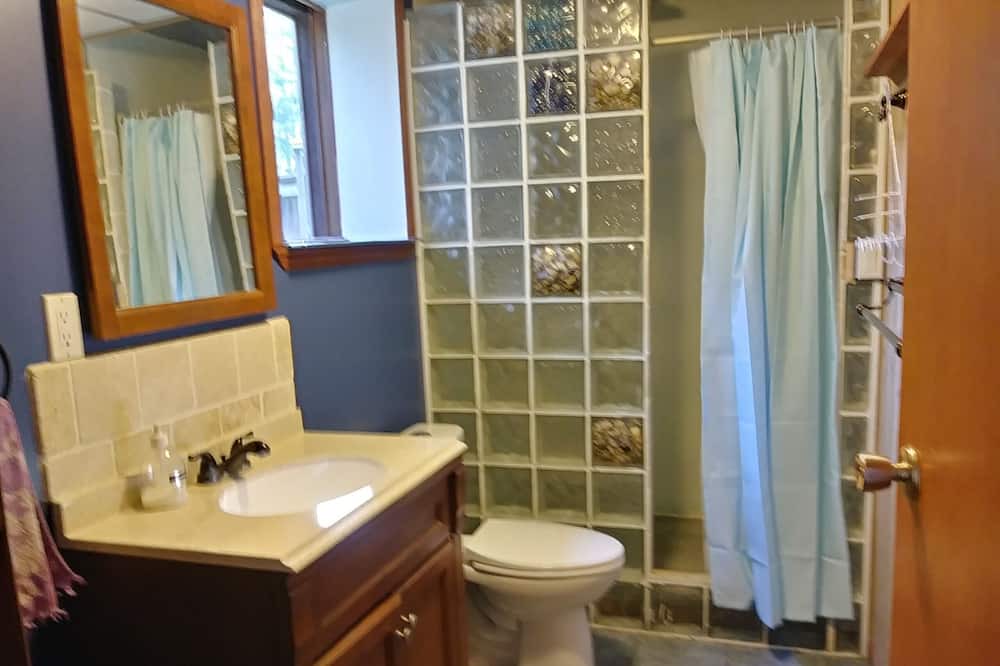 Photo of Bathroom in Tiny