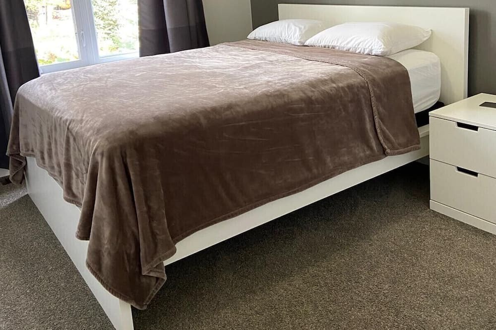 Photo of Bedroom in Grand Bend