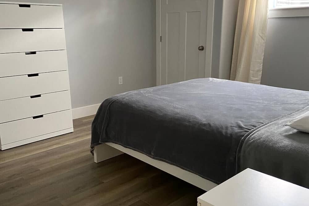 Photo of Bedroom in Grand Bend