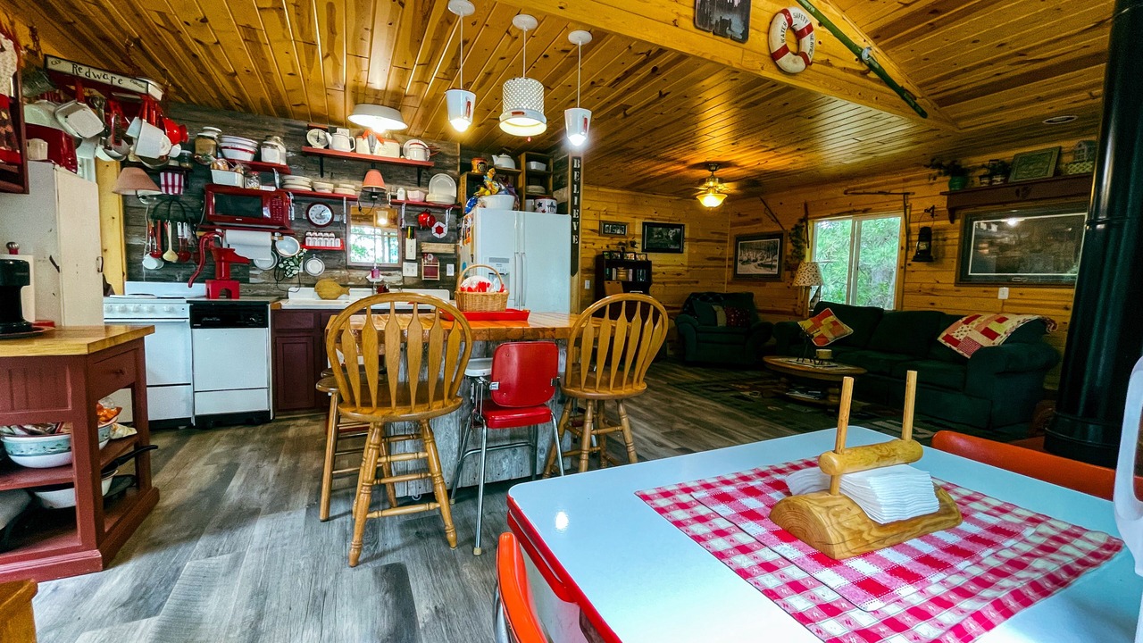 Photo of Livingroom in Backus