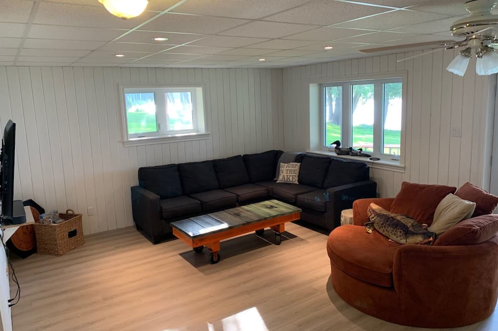 Photo of Bedroom in North Algona Wilberforce