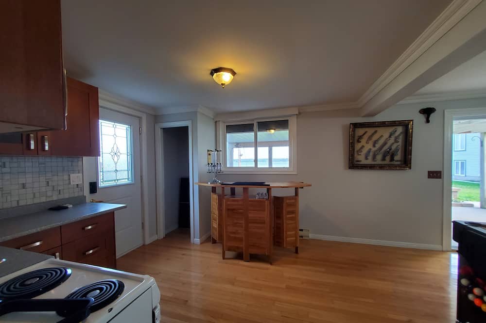 Photo of Kitchen in Deseronto