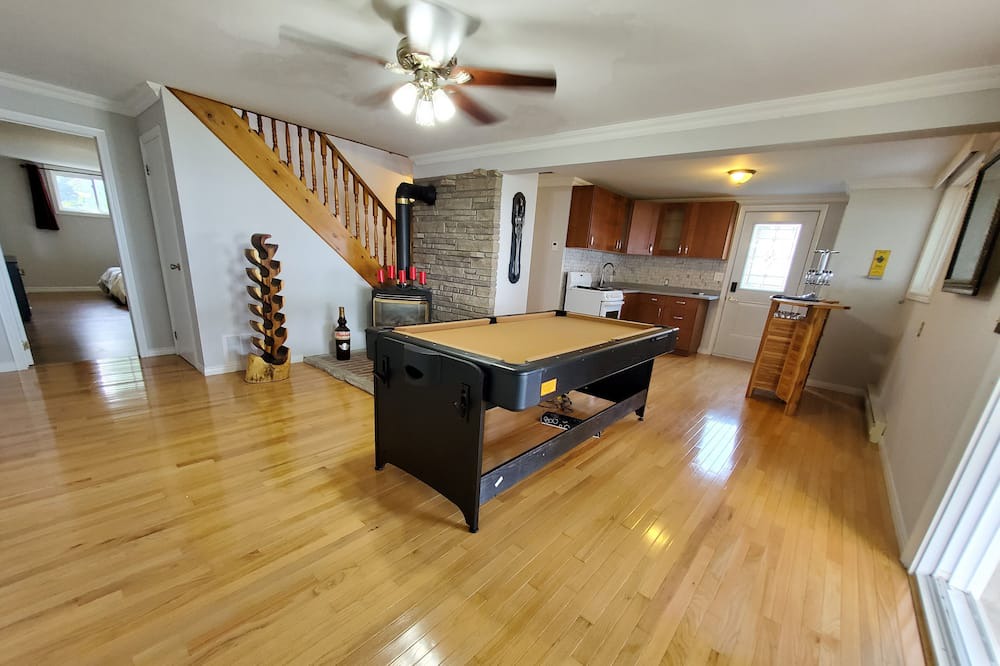 Photo of Livingroom in Deseronto