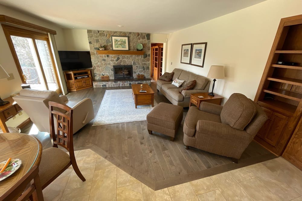 Photo of Livingroom in Stillwater