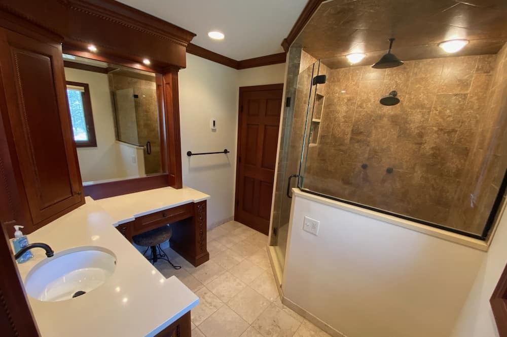 Photo of Bathroom in Stillwater