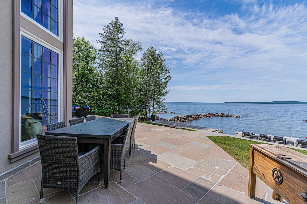 Photo of Outdoor in Tiny