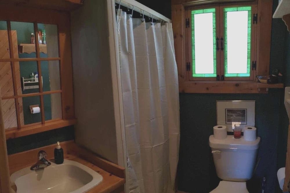 Photo of Bathroom in Faraday