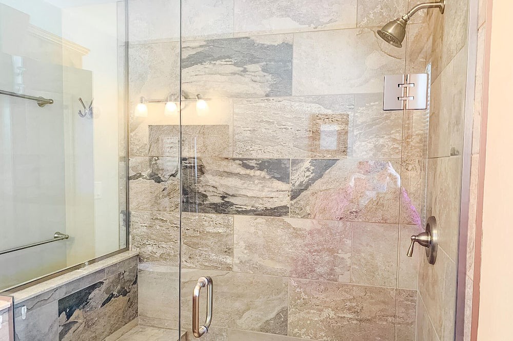 Photo of Bathroom in Carden