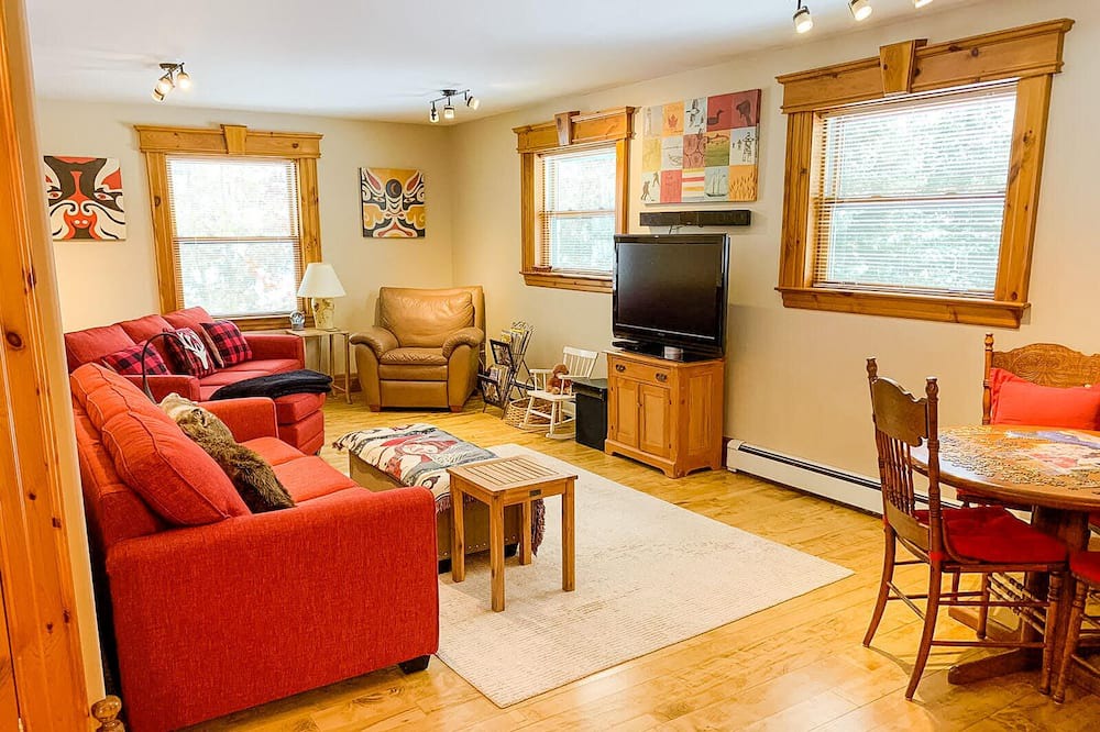 Photo of Livingroom in Carden