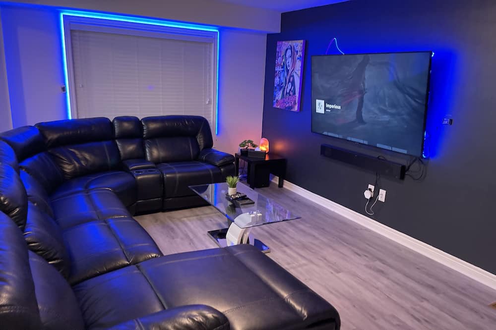 Photo of Livingroom in Thorold