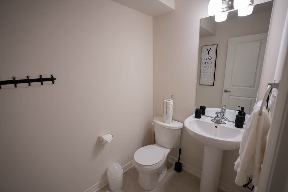 Photo of Bathroom in Thorold