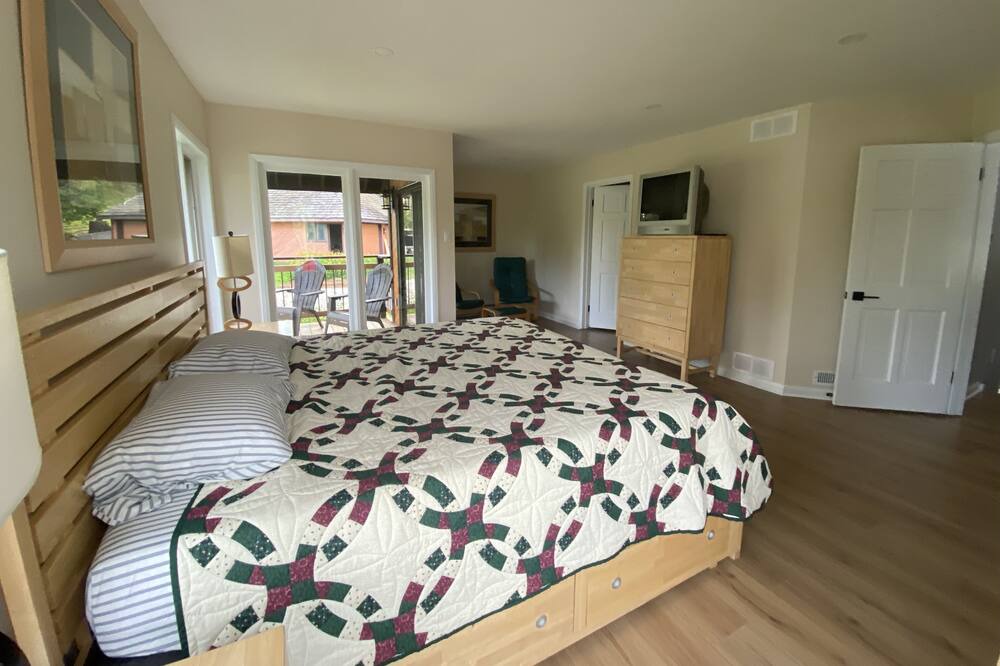 Photo of Bedroom in Mapleton