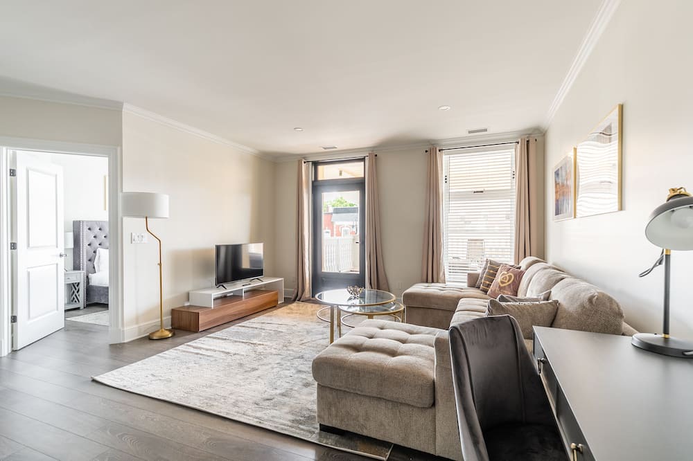 Photo of Livingroom in Smiths Falls