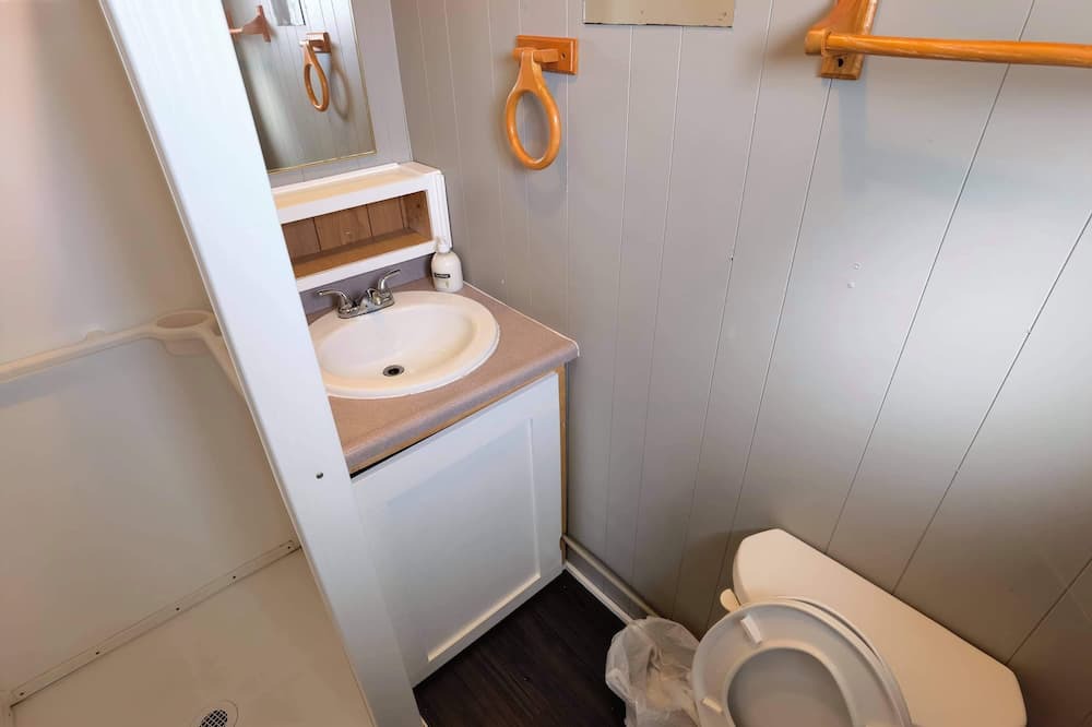 Photo of Bathroom in Lavigne