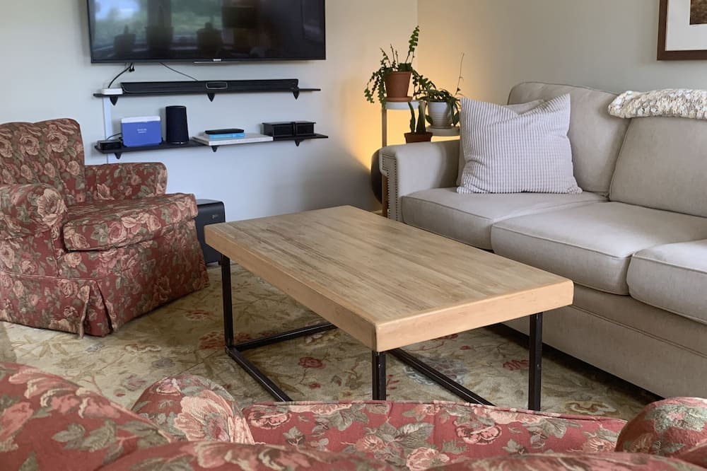 Photo of Livingroom in Manitoulin District