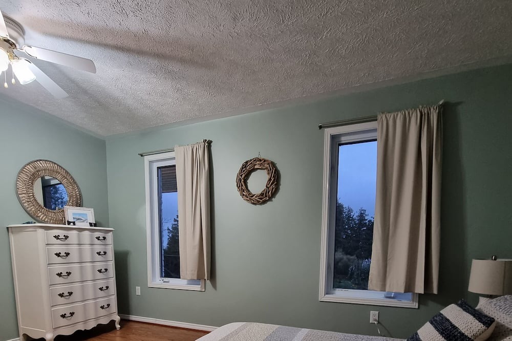 Photo of Bedroom in Manitoulin District