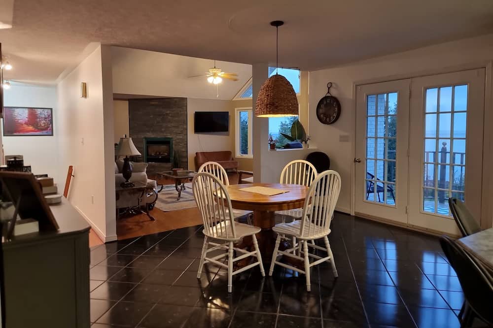 Photo of Kitchen in Manitoulin District