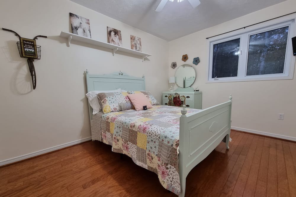 Photo of Bedroom in Manitoulin District