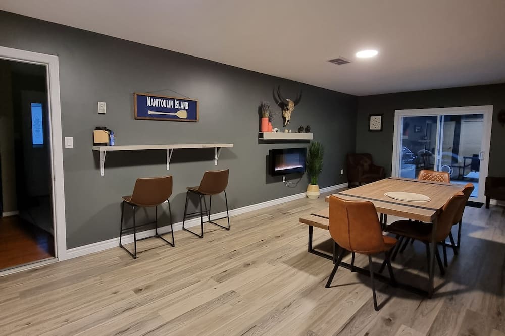 Photo of Livingroom in Manitoulin District