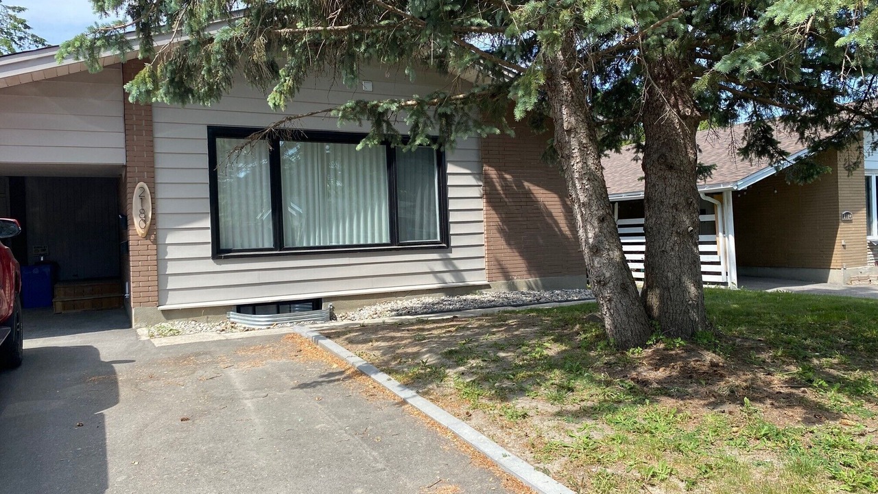Photo of Outdoor in Ottawa Division