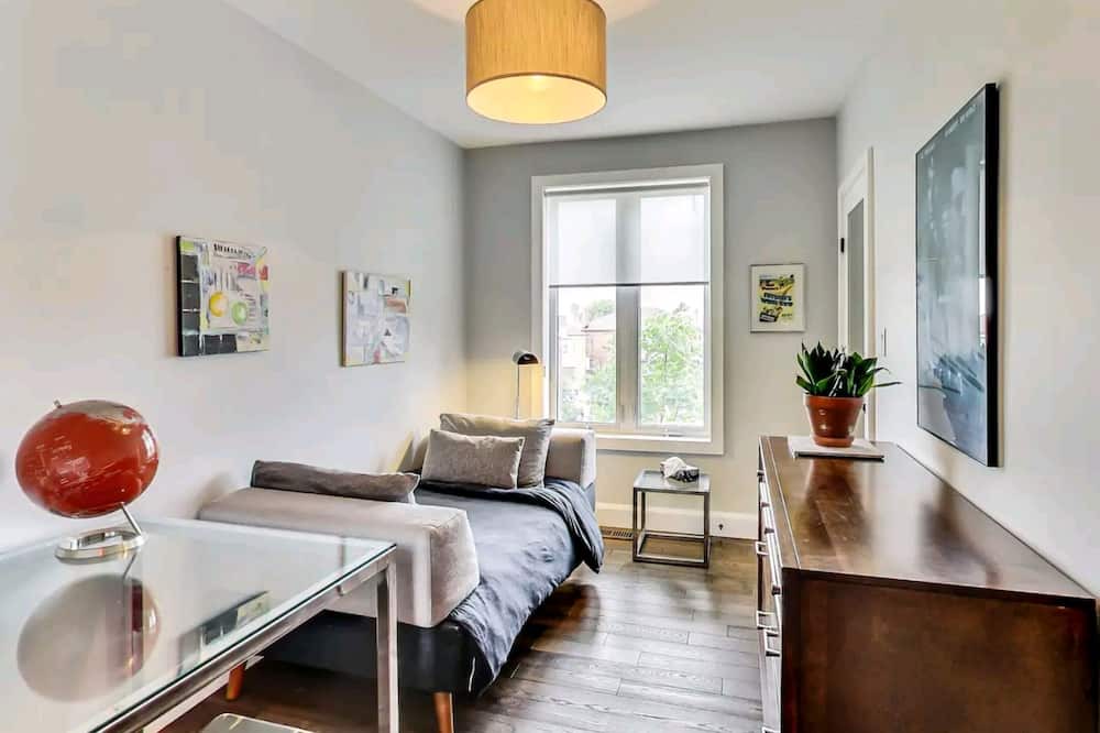 Photo of Bedroom in Oakwood Village