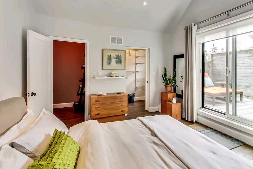 Photo of Bedroom in Oakwood Village