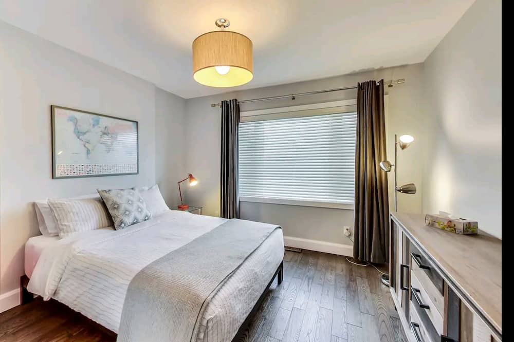 Photo of Bedroom in Oakwood Village
