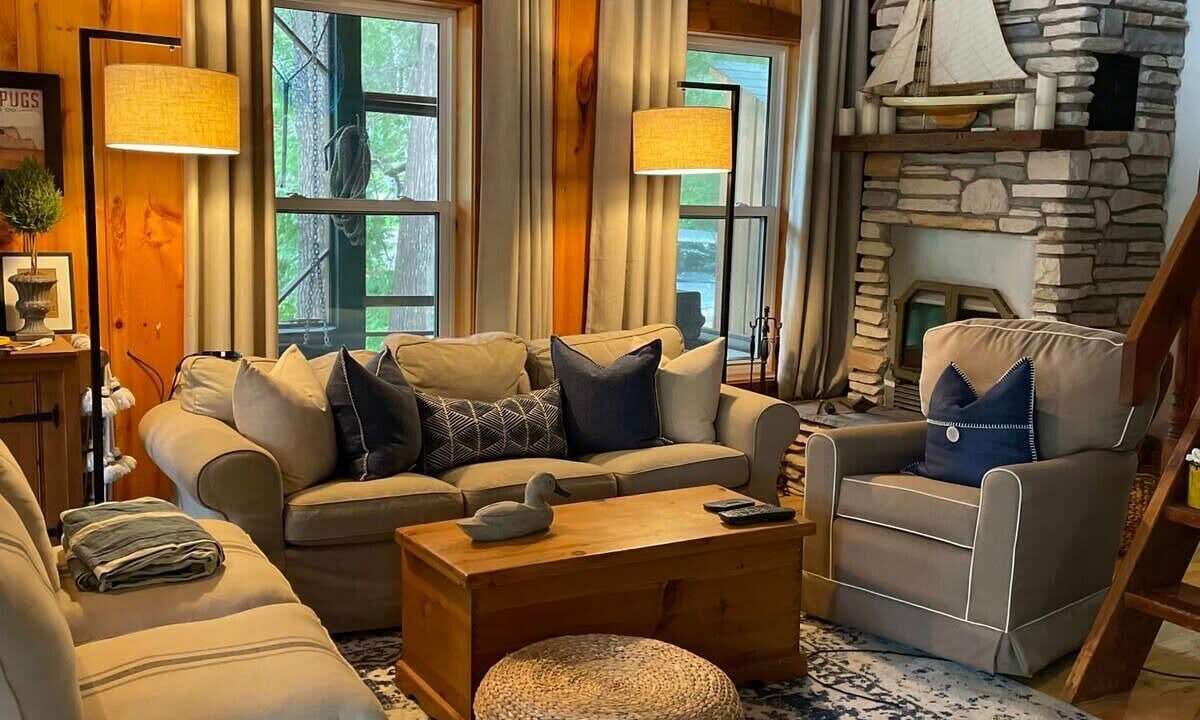 Photo of Livingroom in Trent Lakes