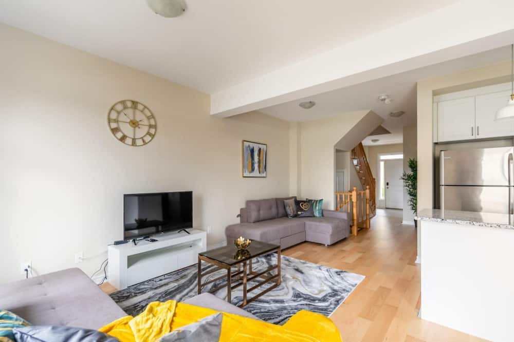 Photo of Livingroom in Stoney Creek
